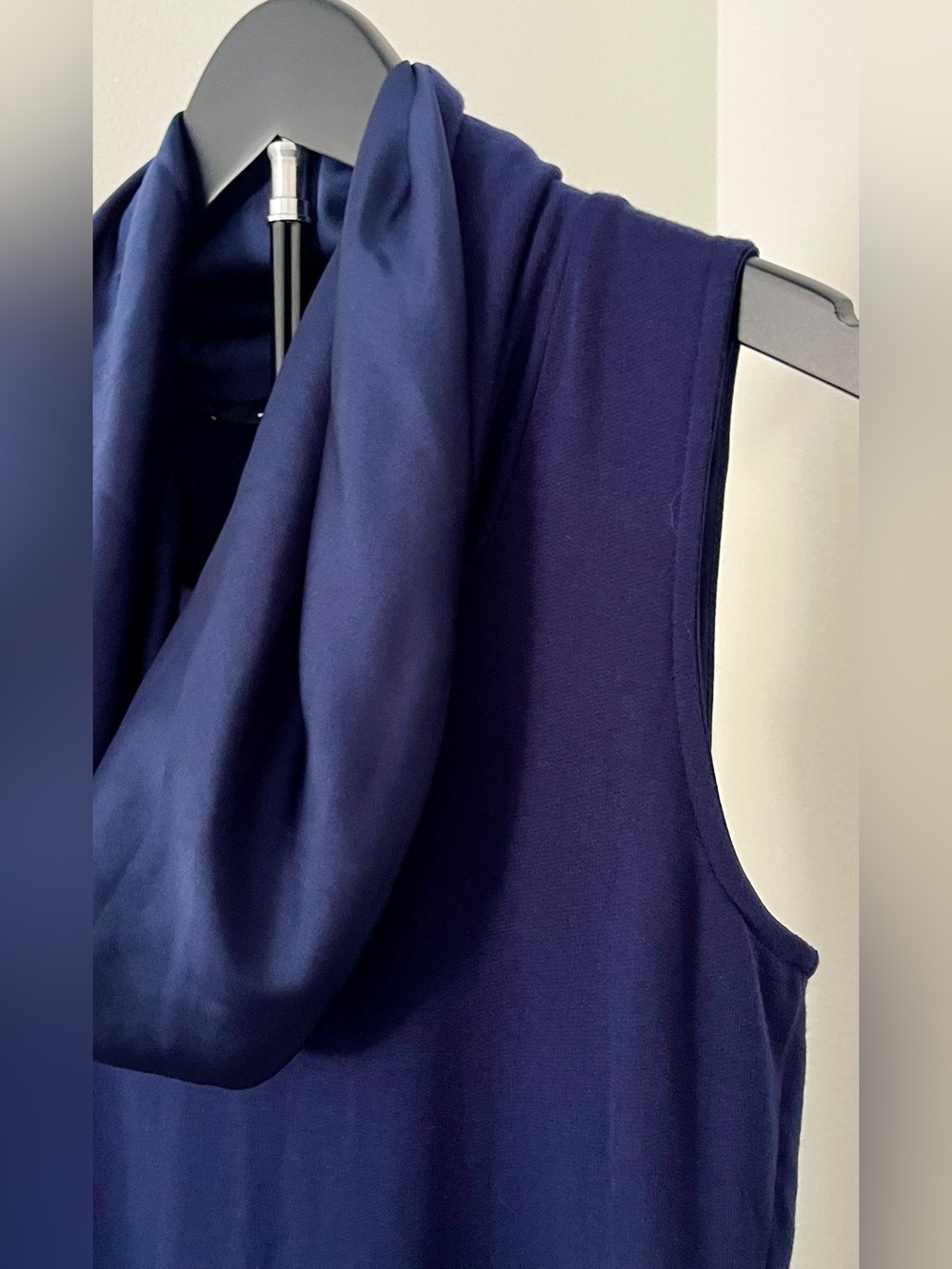💙 NWT! White House Black Market Cobalt Blue Satin Cowl Neck Top | XXS - Picture 10 of 11